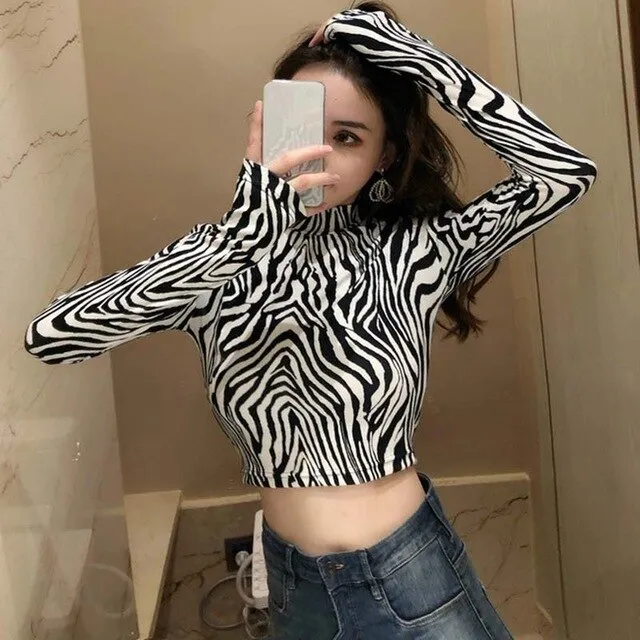 Fashionable Sleeve Small Short Top