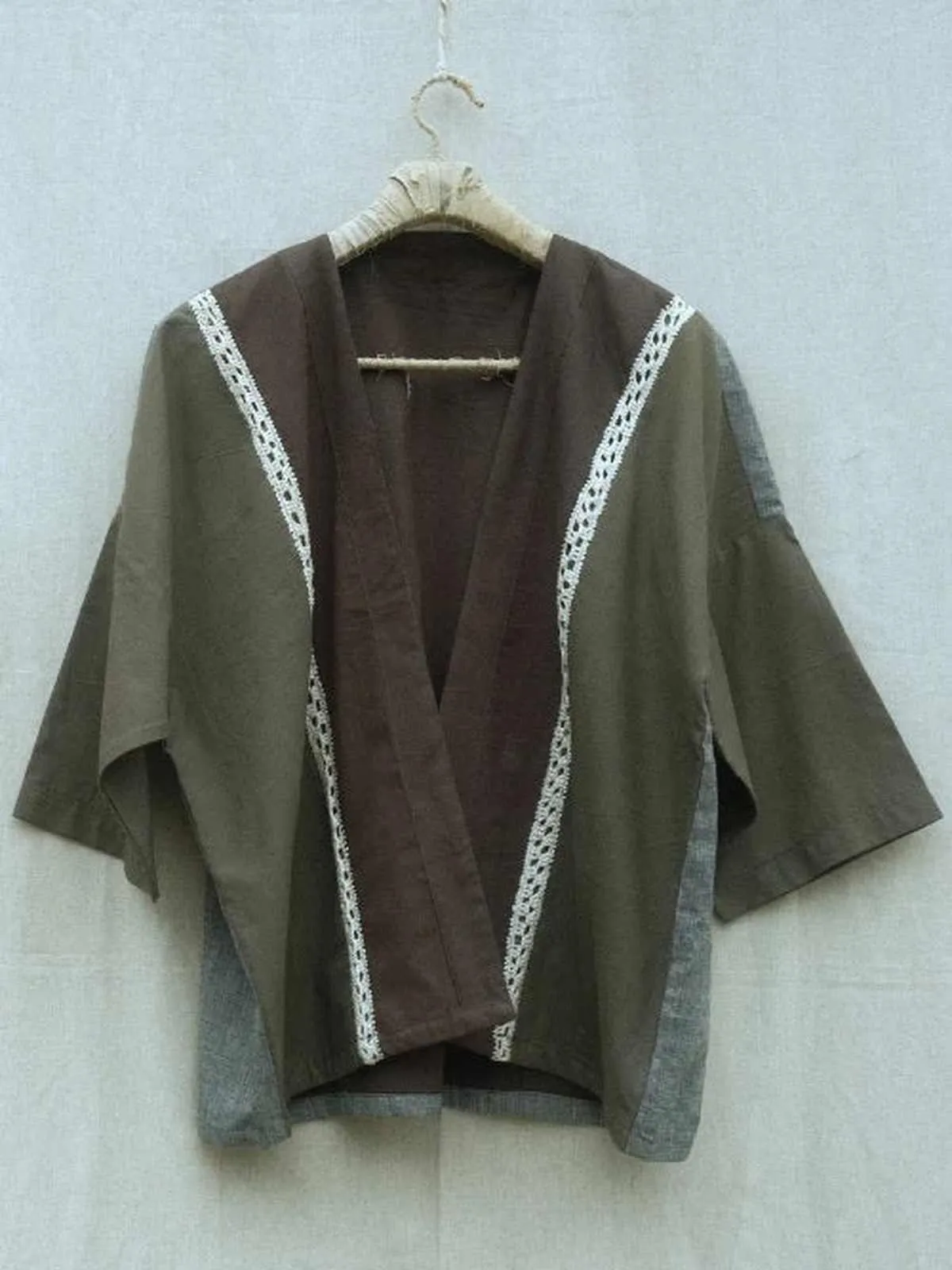 Patch over Patch Mountain grey lace jacket